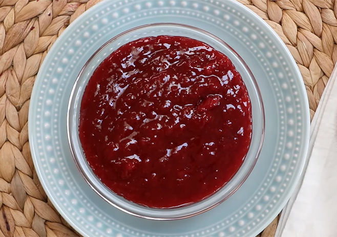 Take out the strawberry reduction