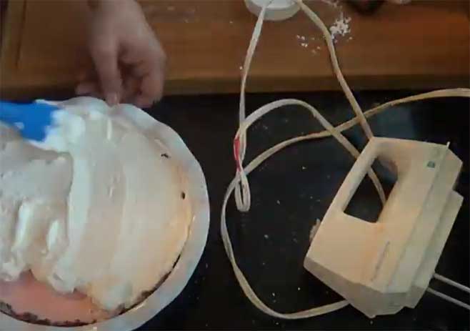 set the whipping cream layer