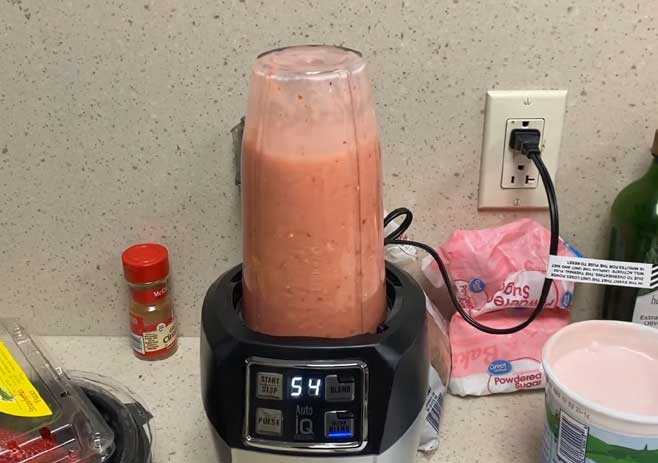  Pour Ice Cubes into the blender