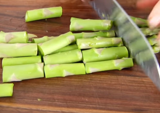 cut the Asparagus