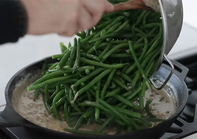 Add boiled beans into the roux