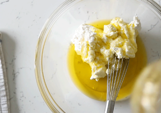 Combine-ricotta-cheese-and-