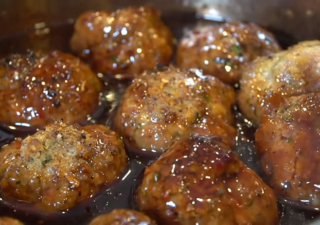 Mix meatball with sauce