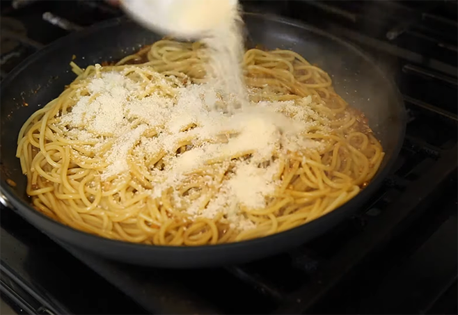 Place the noodles into the pan