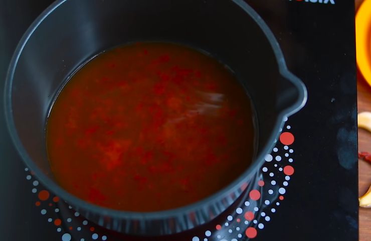 Pour the blended mix into the pot