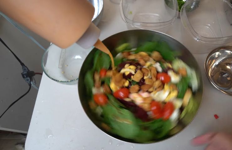 Step 7: Pour the dressing