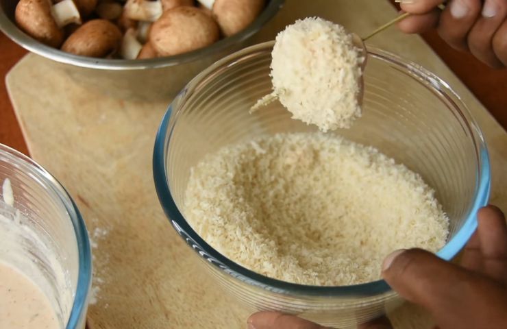 Step 6: Coat the mushrooms in breadcrumbs